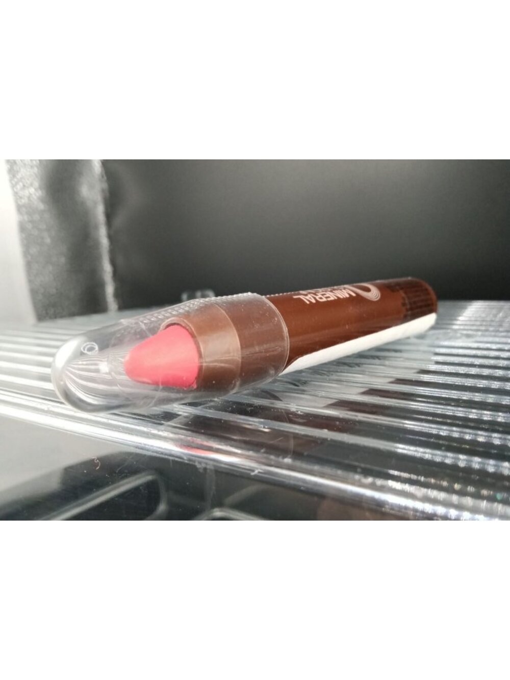 Mineral Fusion Sheer Moisture Lip Tint Shimmer 0.1 Oz Tube - Picture 3 of 6